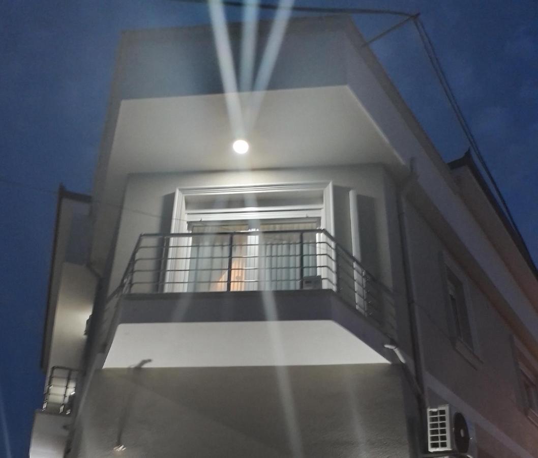 Ajilin Hotel Rooms Korce Exterior foto
