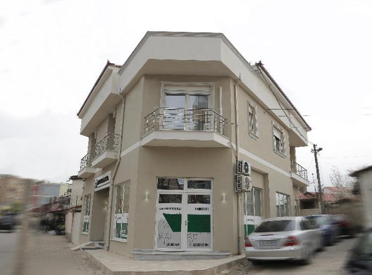 Ajilin Hotel Rooms Korce Exterior foto