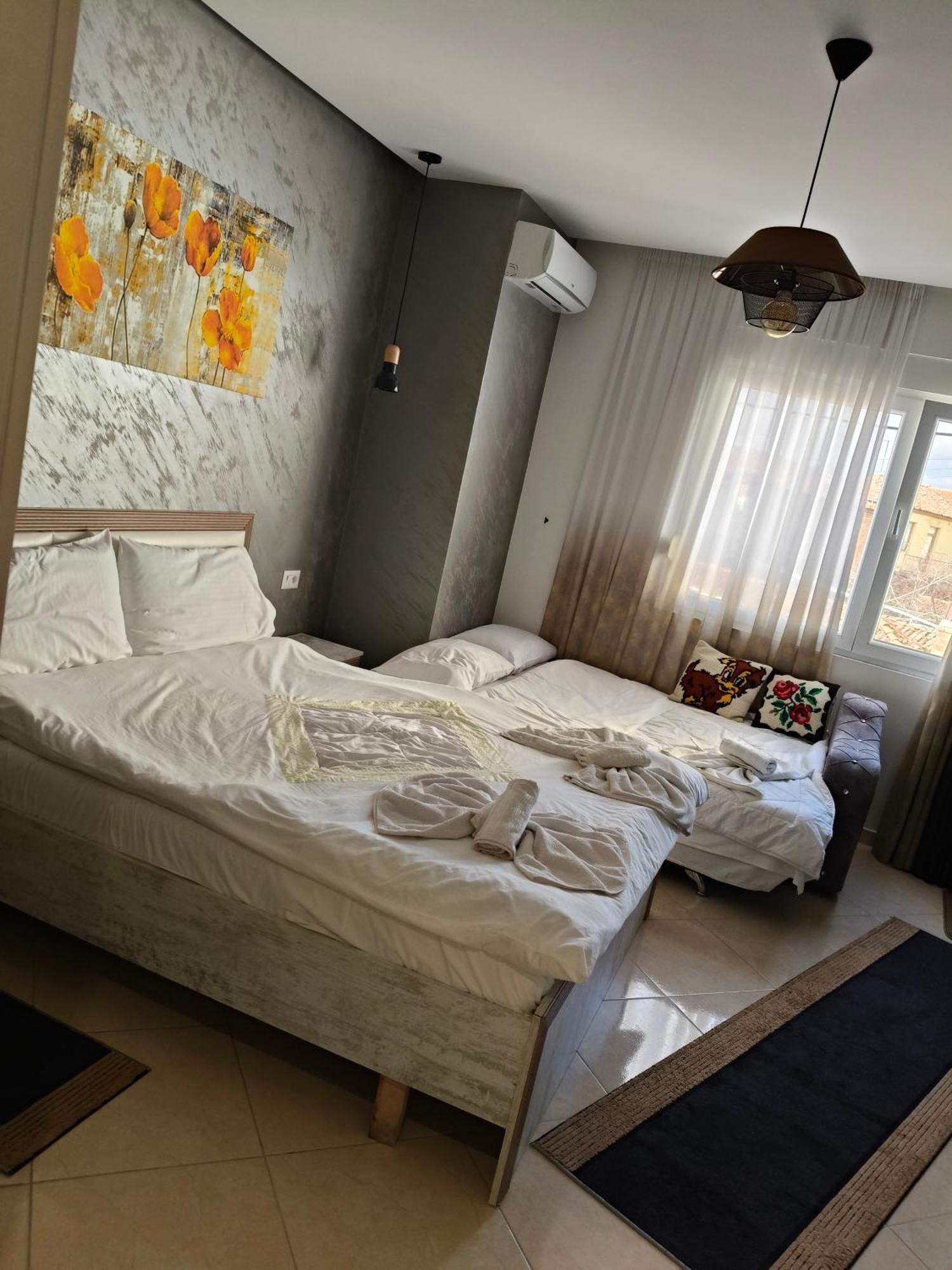 Ajilin Hotel Rooms Korce Zimmer foto